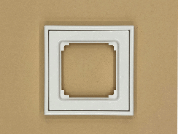 1-fach Rahmen Weiß mit 50 x 50 mm Montagerahmen